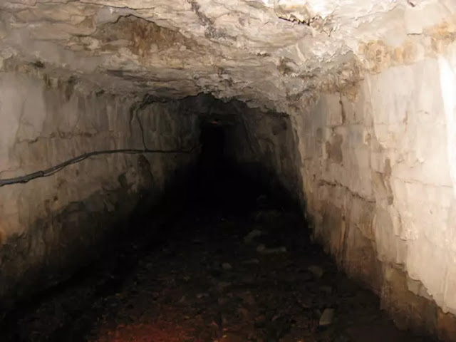 Inside the Bell Witch Cave Passage